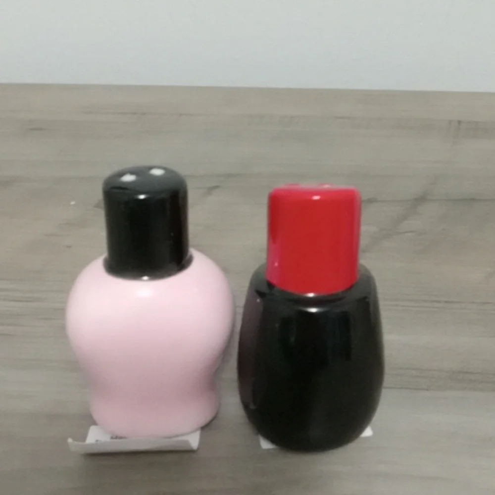 Cracker Barrel Salt & Pepper Shakers